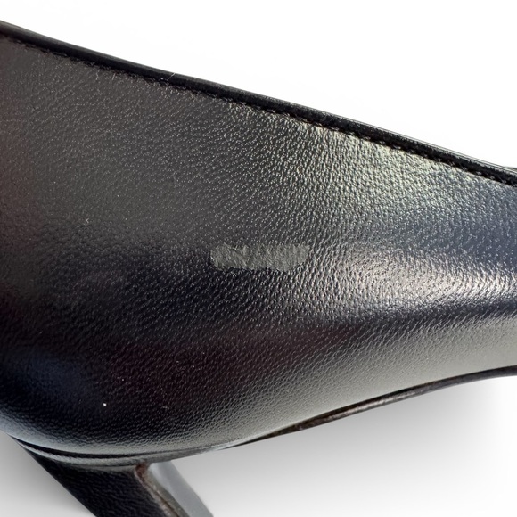 St. John Vintage Black Leather Pointed Toe Pumps Gold Chain Size 8 - Picture 8 of 11